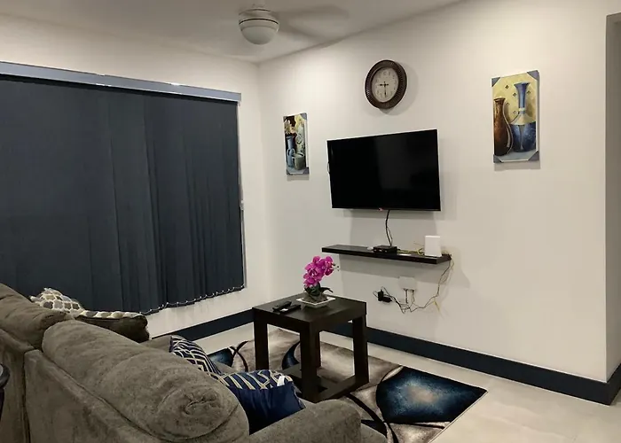 Apartment Serenity Haven - Your Ultimate Escape Runaway Bay