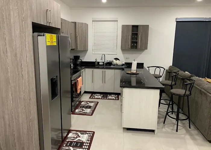 Apartment Serenity Haven - Your Ultimate Escape Runaway Bay
