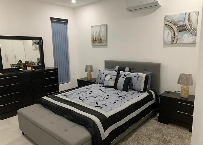 Serenity Haven - Your Ultimate Escape Apartment Runaway Bay