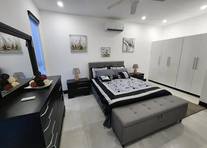 Serenity Haven - Your Ultimate Escape Apartment Runaway Bay