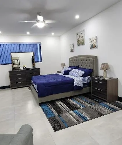 Serenity Haven - Your Ultimate Escape * Runaway Bay