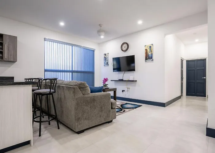 Serenity Haven - Your Ultimate Escape Apartment Runaway Bay