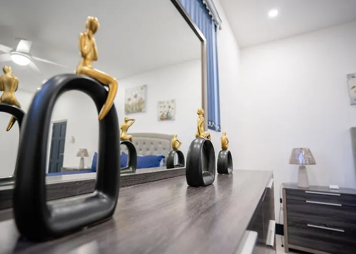 Serenity Haven - Your Ultimate Escape Apartment *